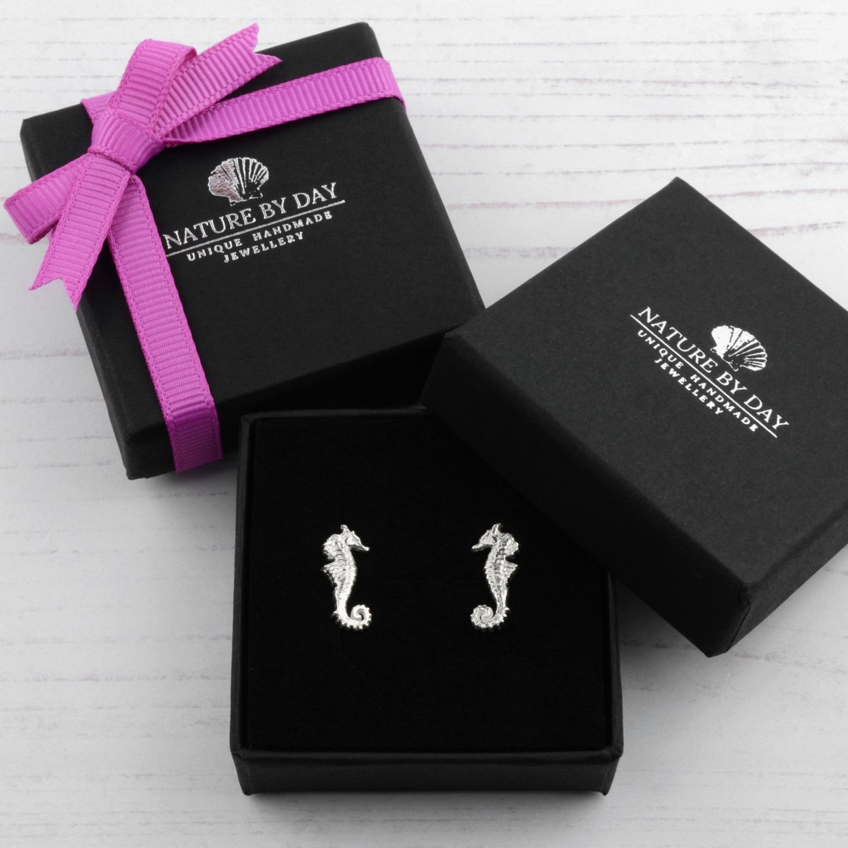 Something new for the new year in my <a href="/BritishCrafting/">BritishCraftHouse</a> shop. Cute little handmade silver seahorse studs. #elevenseshour #tbchboosters #handmadegifts #seahorses for good luck 🍀 thebritishcrafthouse.co.uk/product/silver…