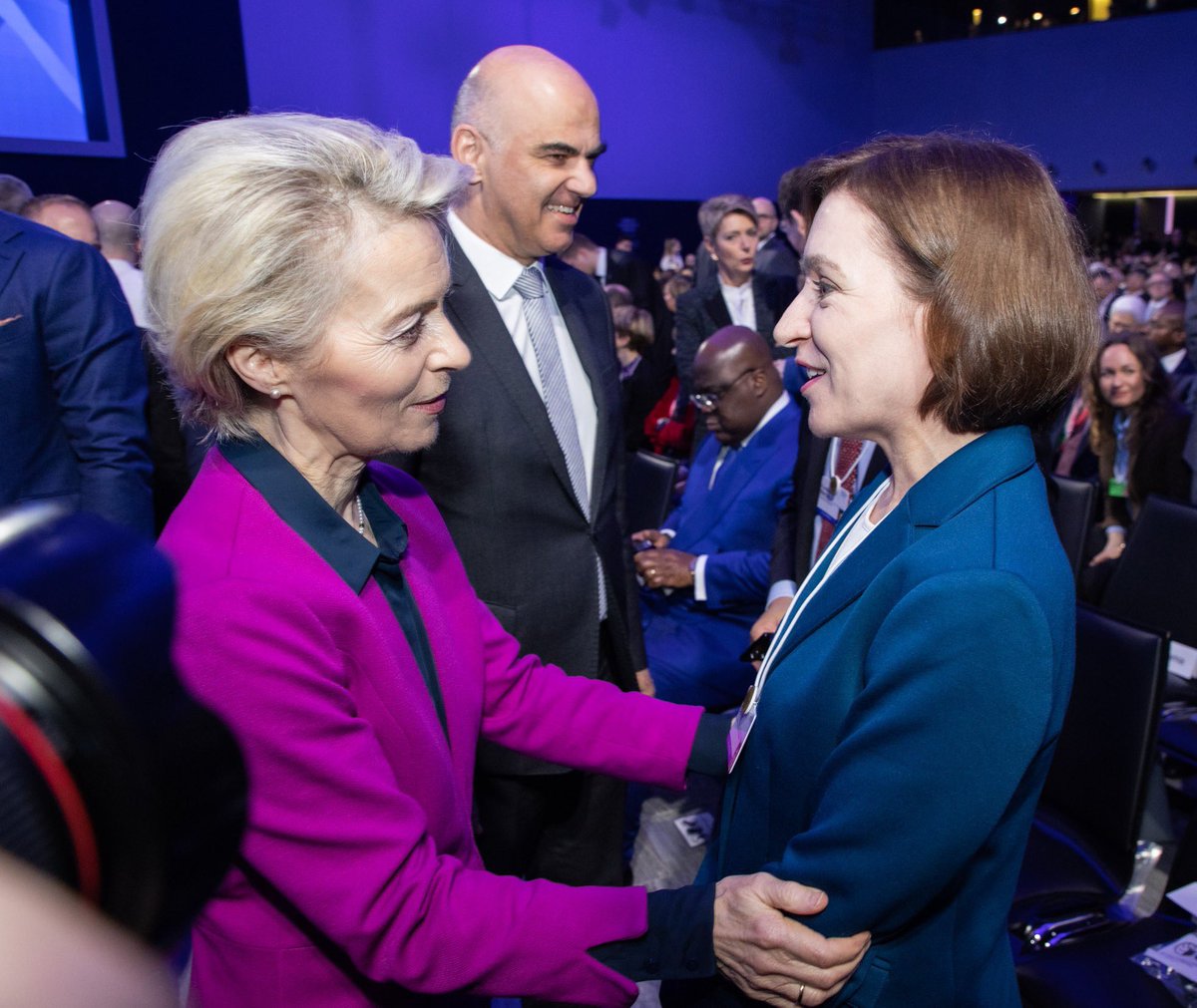 Glad to reconnect with Ursula <a href="/vonderleyen/">Ursula von der Leyen</a>, President of <a href="/EU_Commission/">European Commission</a>🇪🇺, at #WEF23 today.

Grateful for 🇪🇺’s continued, steadfast support for Moldova🇲🇩 as we work to overcome several intertwined crises and advance on our path to #EU membership.