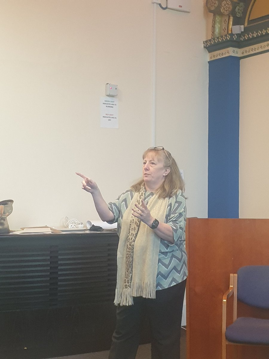 Digital_midwife's tweet image. A great talk from the amazing Sam Neville, CNIO. #EoEDigitalMidwives #DMarmy #workingtogether #CNIO