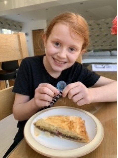 WinterfoldMFL's tweet photo. La galette des rois de Claudia aux framboises et chocolat blanc! Délicieux! 🍴@winterfoldhs https://t.co/ST43BlDsLe