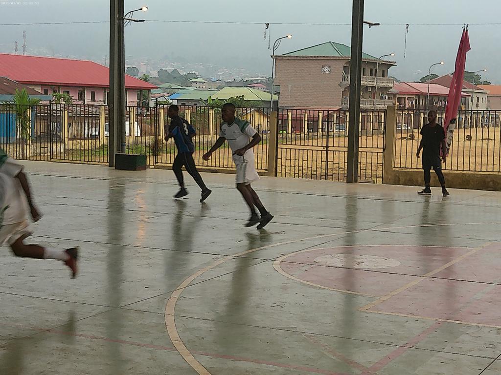El sábado día 14 de enero, acompañamos a #LONGBEACHFC en un partido benéfico que organizó con el fin de recaudar donativos para ayudar a los niños y niñas ingresados en el Hospital General de Malabo.
#yohmedia #longbeachfc #Solidaridad 
📷David Acacio Esono E. ABESO