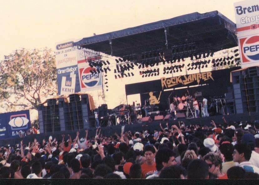 ParaguayEterno's tweet photo. [EFEMERIDES]

Hace 35 años, el domingo 17 de enero de 1988, en la ciudad de San Bernardino se vivió el festival de Rock más legendario de la historia del Rock nacional: Rock Sanber. https://t.co/aFRhlw78qh