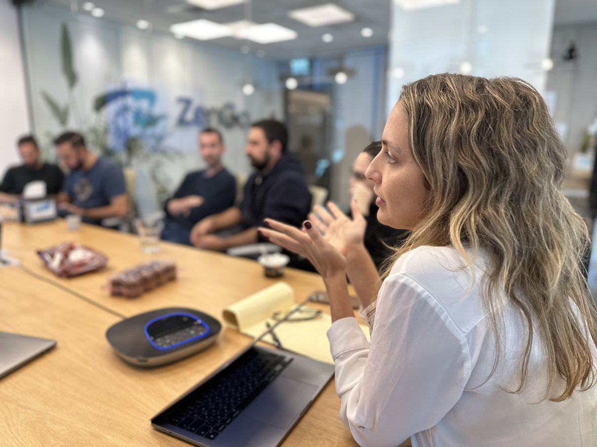 ArielMGore's tweet photo. Learning from @ZenGo’s amazing business team about the State of the Market. 

Thx @mayayiz! 🙌 https://t.co/gByQIAU4Xr
