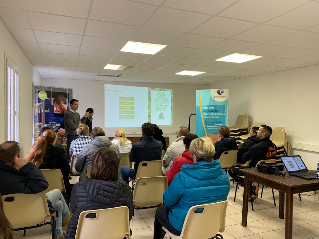 @avecpoleemploi_var 45 personnes poursuivent les sessions de #Recrutement  avec l'équipe de Méthode de recrutement par simulation pour notre client Fresh sur Montauroux 👍.