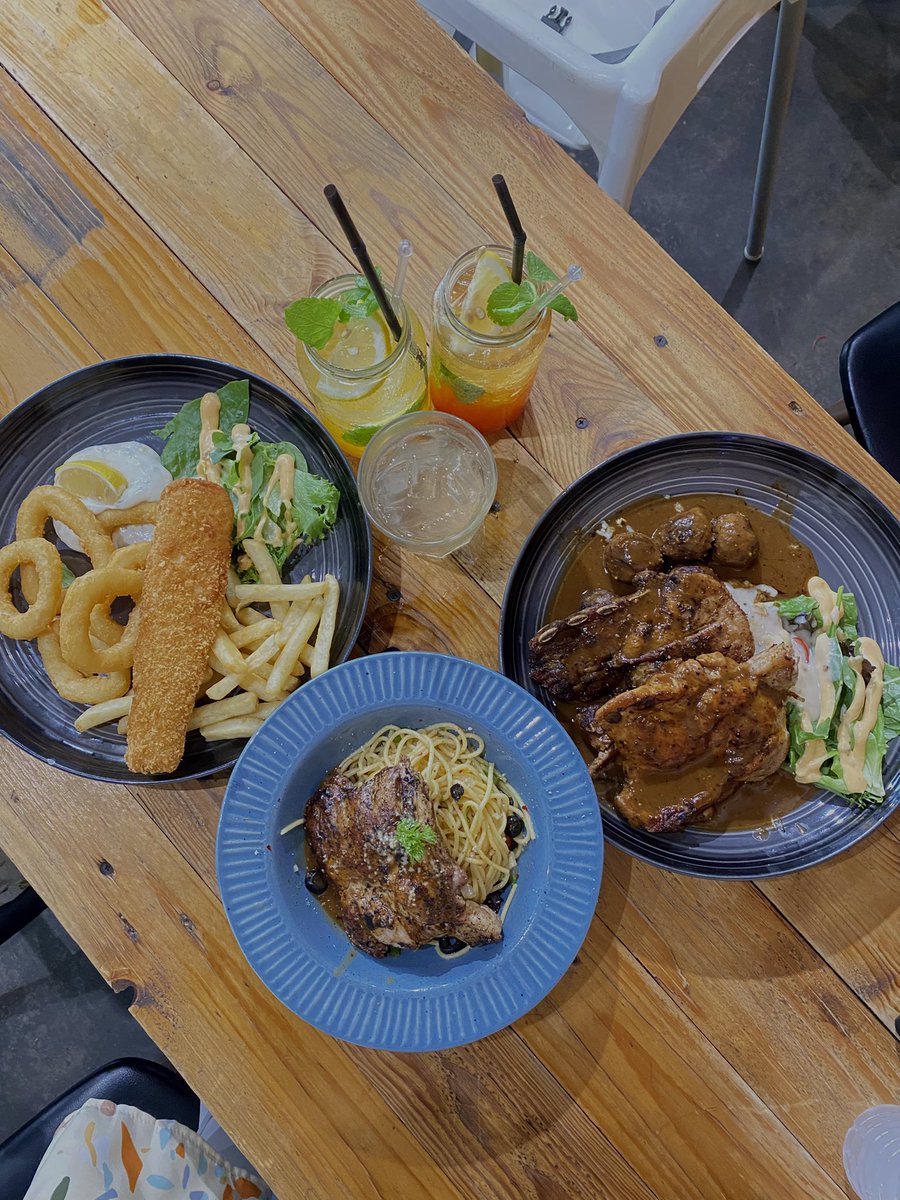 amaniyasminnn's tweet image. —— Sit at #TheTable &amp;amp; Enjoy ur Coffee ♡🍃

Food : 3.5/5
Coffee : 4/5 —— thiz i order Caramel Macchiato Iced ☕️
Ambience : 4/5

📍TheTable&amp;amp;Co , Lebuh Carnarvon Penang

@ngopiss ✨