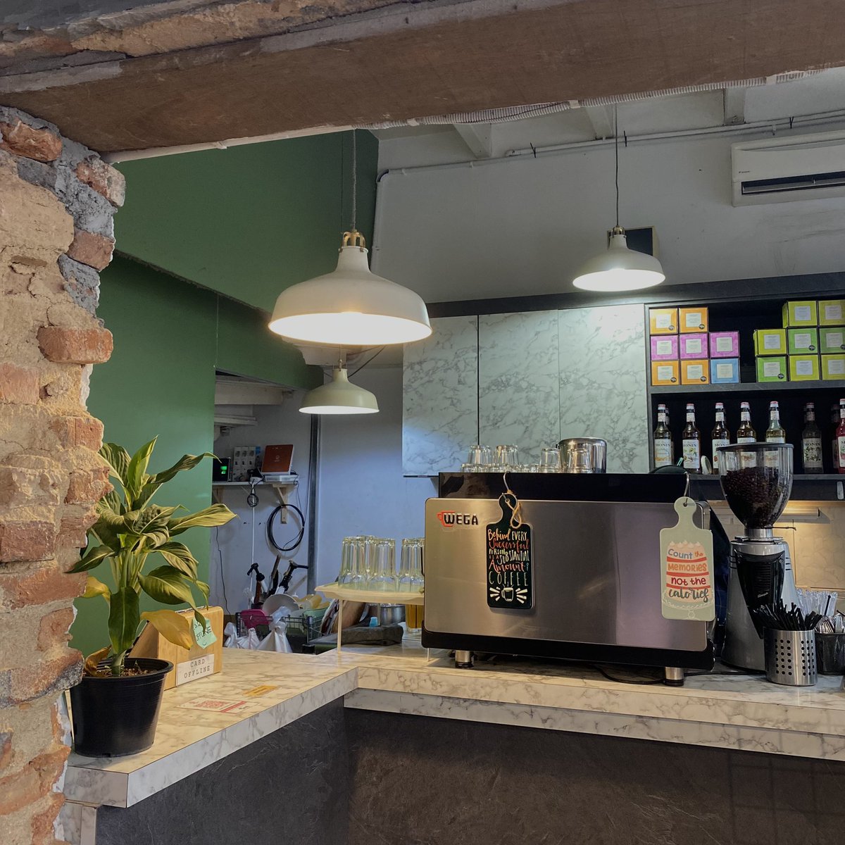 amaniyasminnn's tweet image. —— Sit at #TheTable &amp;amp; Enjoy ur Coffee ♡🍃

Food : 3.5/5
Coffee : 4/5 —— thiz i order Caramel Macchiato Iced ☕️
Ambience : 4/5

📍TheTable&amp;amp;Co , Lebuh Carnarvon Penang

@ngopiss ✨