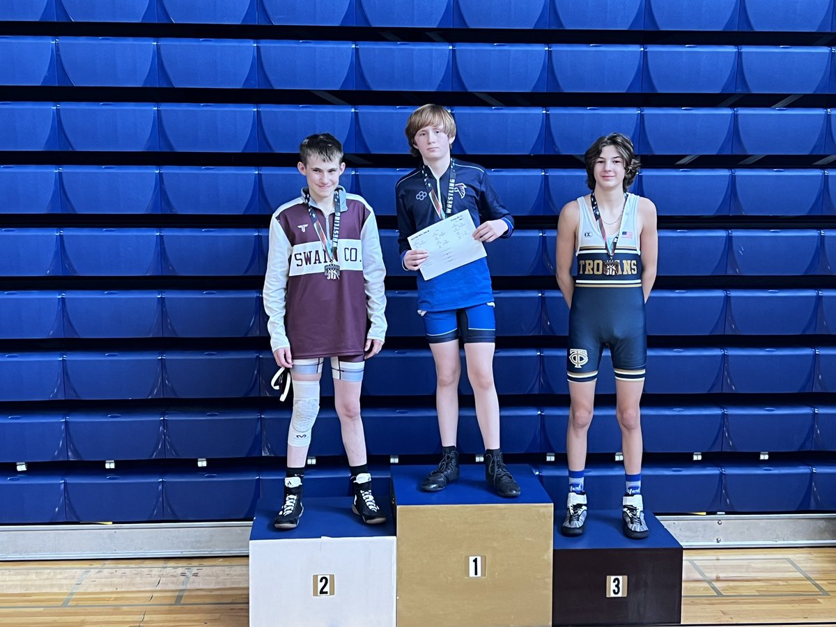 Wrestling_CHASE's tweet photo. Congrats to this young crew for placing @ Enka Girls/JV Tourne yesterday! Claire Buff (2nd), Sky Gowan (2nd), Anthony Fox (3rd), Emmanuel Perez (3rd). Great showing for the future of our Girls Wrestlers and rising JV! #FarmStrong #BlueisforBruisesGoldisTheStandard @CHASE_High https://t.co/Za2QGZKdAE