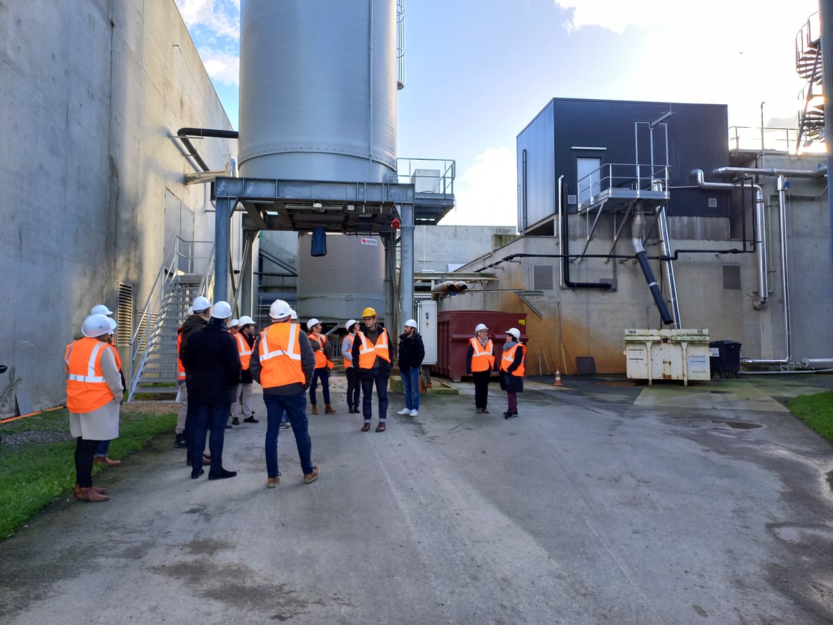 BOIREAU49's tweet photo. Le Bureau Chambre d'agriculture 49 en visite à la STEP de la Baumette : découverte traitement eaux usées d'Angers Loire Métropole. Bon sens écologique, économique du partenariat avec collectivité pour retour au sol des #boues urbaines #economiecirculaire #biométhane
@ChambagriPdL https://t.co/gjz71pXvu1