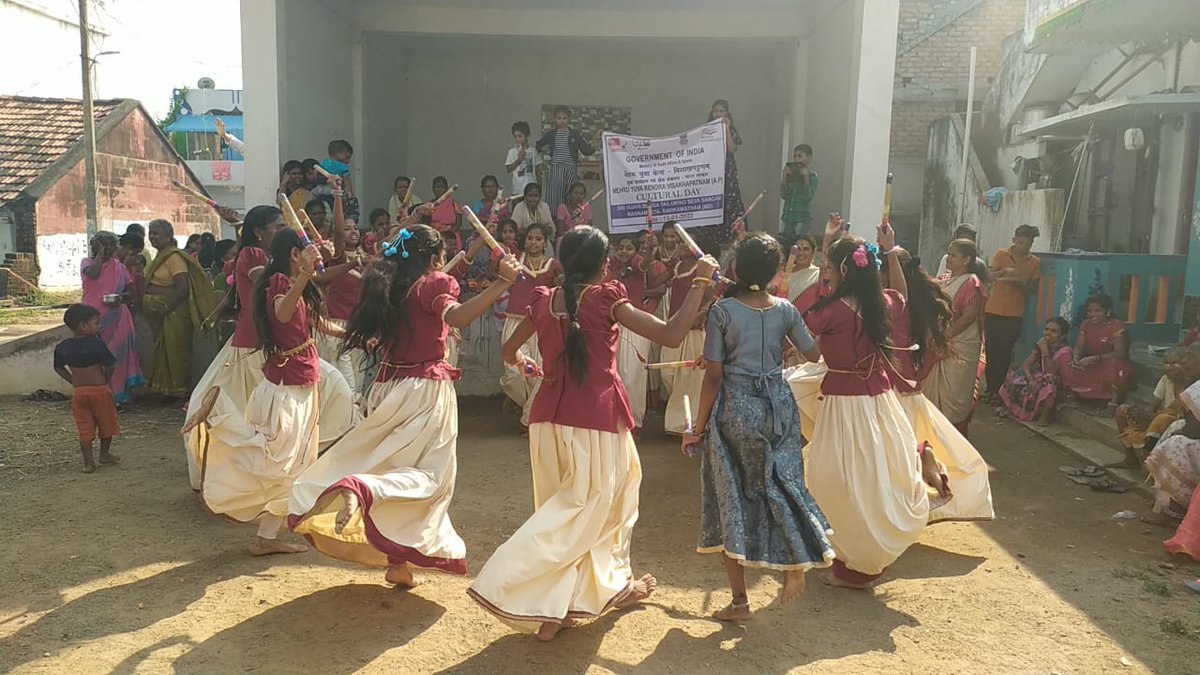 NyksVizag's tweet photo. NYK Visakhapatnam - Cultural Day Celebrations as part of National Youth Week Celebrations
@Nyksindia
#NationalYouthDayNYKS
#NYF2023
#NYKSYouthFestival
#YouthProgram
#SwachhBharat2022 #CleanIndia2
@ianuragthakur
@YASMinistry
@Nyksindia @sdnyksap
@nykssouthzone
#AmritMahotsav https://t.co/iof6XcoywN