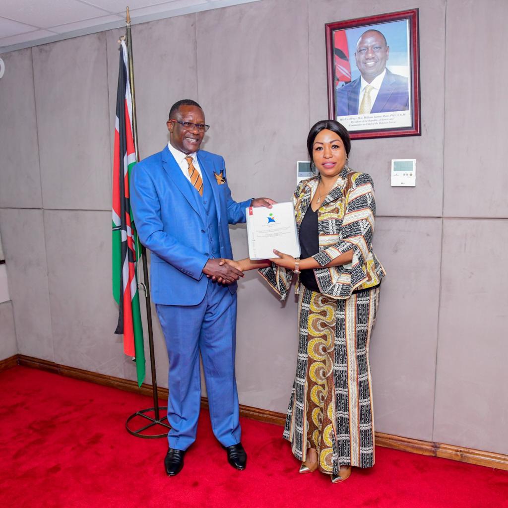 EliudOwalo's tweet photo. I have this morning, 17 January 2023, had a very fruitful consultative session with a delegation of the Public Relations Society of Kenya (@prskkenya) officials, in my office. The team was led by the Deputy Chairperson, Patricia Ndede, and the CEO, Sylvia Mwichuli. https://t.co/lN0WuBfC7T
