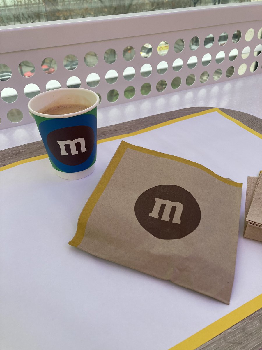 Ich bin im m&amp;m‘s Café