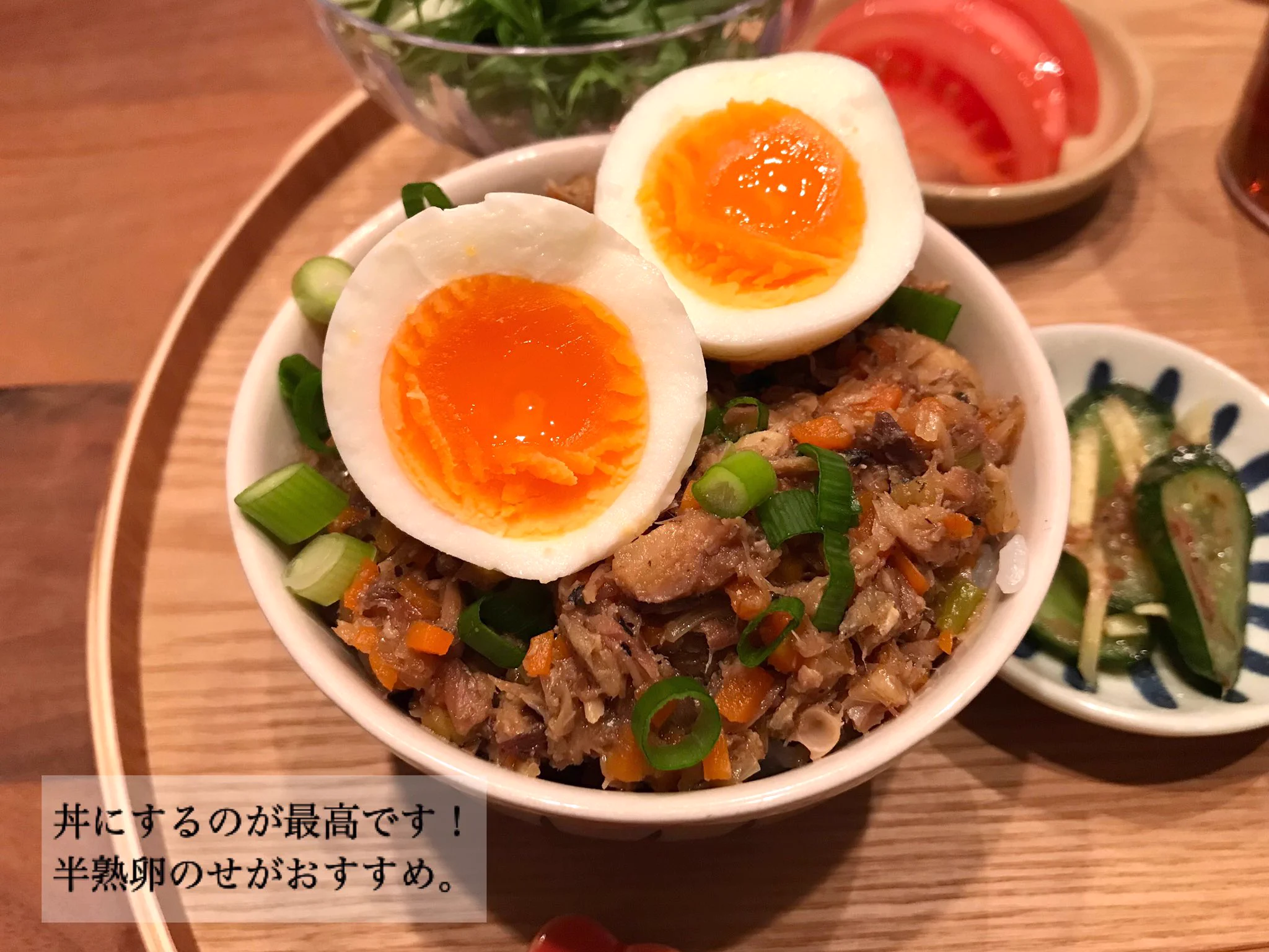 たっぷりの野菜とサバ缶の組み合わせがすごく美味しそう！作り方も簡単な「丼もの」レシピ！
