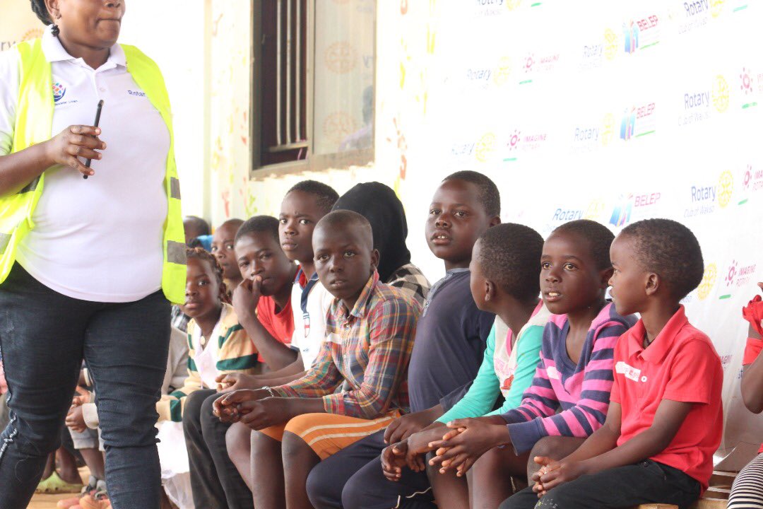 Singing and games with the children at Munno Community Library found in Ssenge as a way of enhancing Basic Education and Literacy in our community.
Alot more happening till Saturday come through and have fun.
#RotaryBelep
#DEARWeek