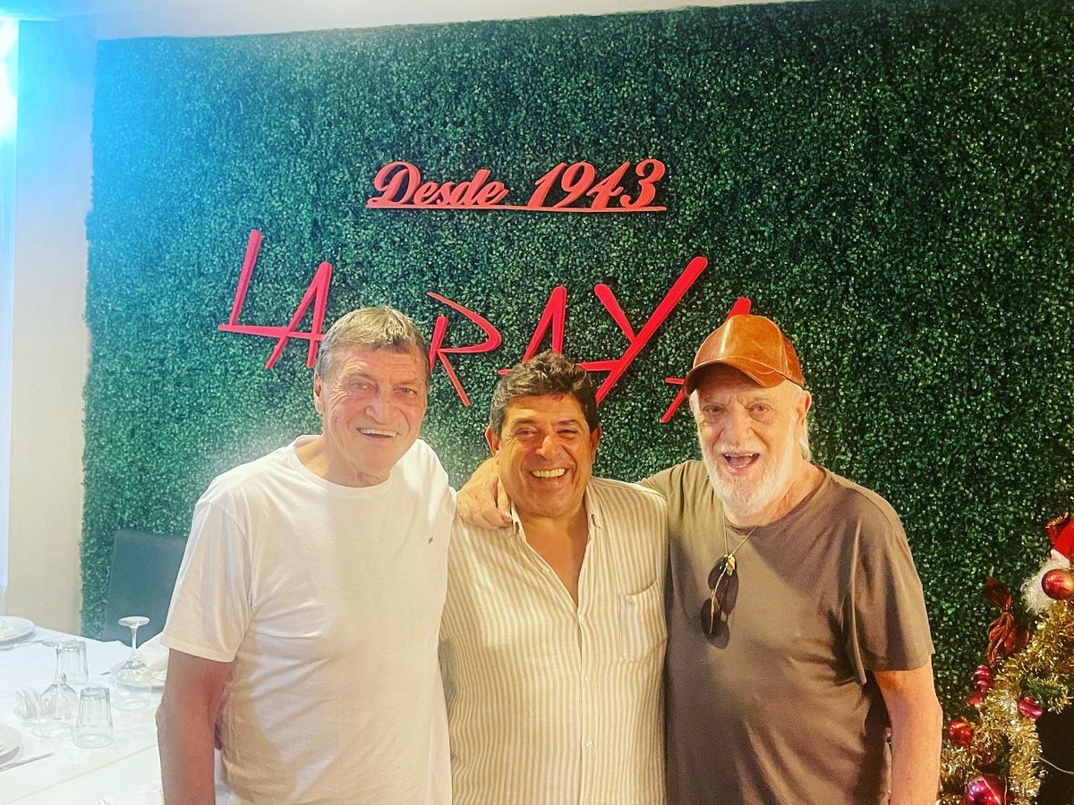 kibu555's tweet image. Cena Futbolera con dos de los mejores Directores Técnicos que pasaron por @BocaJrsOficial el “Coco” Basile y el emperador @JulioFalcioniDT en @LaRayaRetiro de @Ccodina junto muchos amigos y @DaniWa Placeres que nos da la vida. #milanecdotas #falcioni #basile