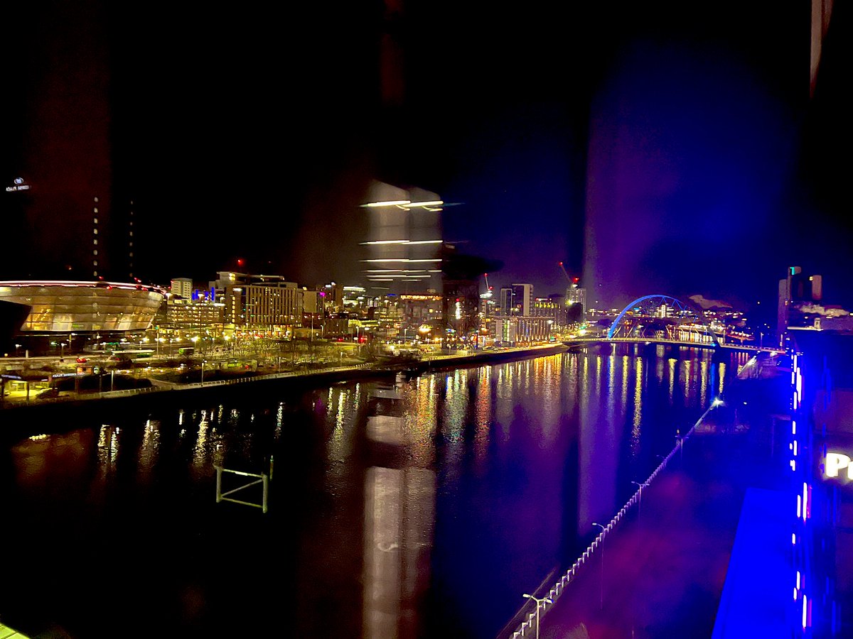 joydunlop's tweet photo. Dry but frosty here in Glasgow - how’s it looking with you? I’m talking weather this morning with @LauraMaxwell16 &amp; @mmgeissler on #bbgms @BBCRadioScot (with @MrChrisWands behind the glass) and on @BBCScotland with @GStewartBBC. Come and join us! https://t.co/ZoCK6u1QVz