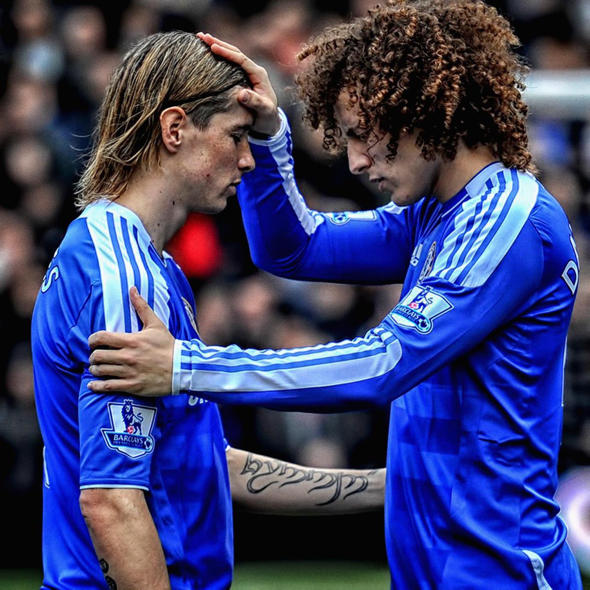 FrankKhalidUK's tweet photo. Throwback when Fernando Torres was going through the worst form of his career, scoring only 3 goals in 9 months. David Luiz came up with a ritual to bless him before the game and Torres ended up scoring 2 goals in 30 minutes. https://t.co/24YelGXlC6