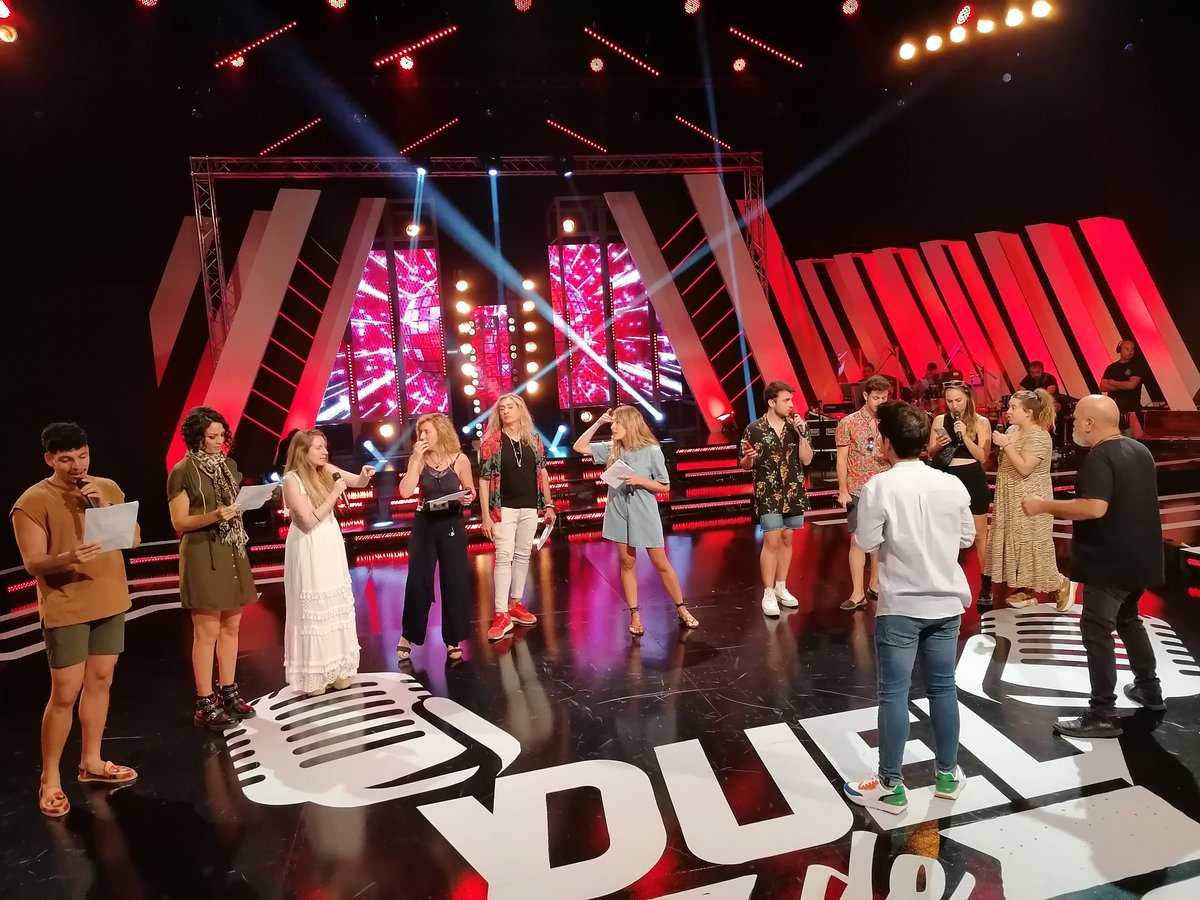 amzurilla's tweet photo. Calfant motors ja per a una nit molt especial. HUI FINAL de @DueldeVeus en @apunt_media. #Sorpreses #emoció. No te la pots perdre https://t.co/h9tBwNYq8t