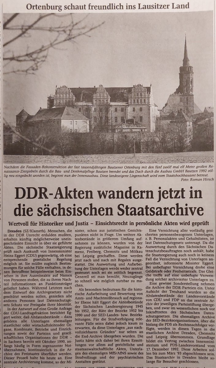 Sächsische Zeitung vom 8. Januar 1993: Fast übersehen, weil nicht auf der Lokalseite, aber doch so interessant. Das Foto der #Ortenburg in #Bautzen gehört zwar nicht explizit zum Artikel; passt aber archivgeschichtlich gut dazu. #Archivwesen #Sachsen #Bestandsaufbau