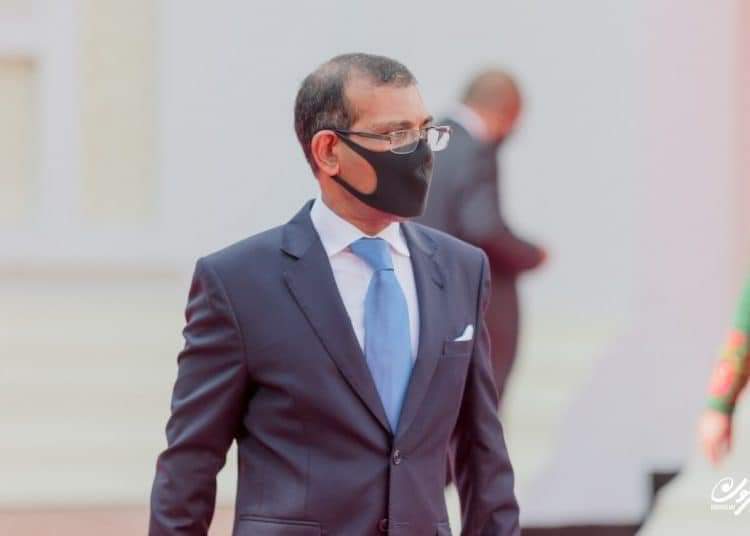 ކޮވިޑު މެނޭޖު ކުރީތިމަންނާ އޭ ބުނާއިރު، އެދުވަހު <a href="/MohamedNasheed/">Mohamed Nasheed</a> މާސްކު އަޅައިގެން ނިކުމެ <a href="/Roxeyna/">𝐑𝐨𝐳𝐚𝐢𝐧𝐚 𝐀𝐝𝐚𝐦</a> މެނާ ދެކޮޅަށް މަޖިލިސް ހުޅުވާ، ރައްޔިތުނަށް ފަހިވާގޮތަށް އެތައް ކަމެއް ކުރީމަ މިދުވަސް މި ފެނުނީ .
#FikureggeDhirun 
#Anni2023