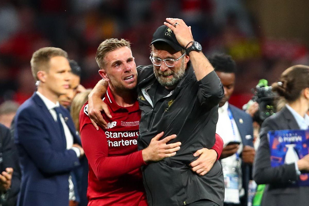 FootballSia0's tweet photo. Klopp: I’m not “too loyal” to underperforming senior Liverpool players. Read: https://t.co/7OQE8S98wL

#LFC #YNWA https://t.co/bH2Dw35jLS