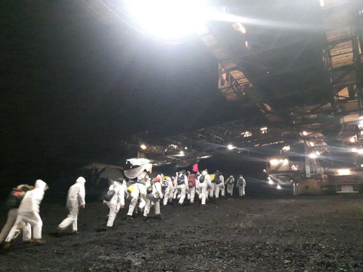 Ihr nehmt uns das Dorf? Wir nehmen uns den Tagebau!

#LützerathUnräumbar