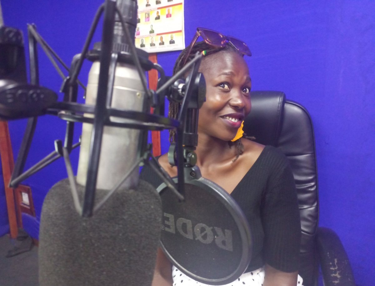 RadioPacisnews's tweet photo. #OnAirNow is your midmorning great show with #Kimong in the studio driving you thru #Wacitu_Anyim till 1pm on 101.4fm
Be part and share with us how your area is doing today.
#midmorningshow
#PeaceOfChristForAll https://t.co/Ownalws753