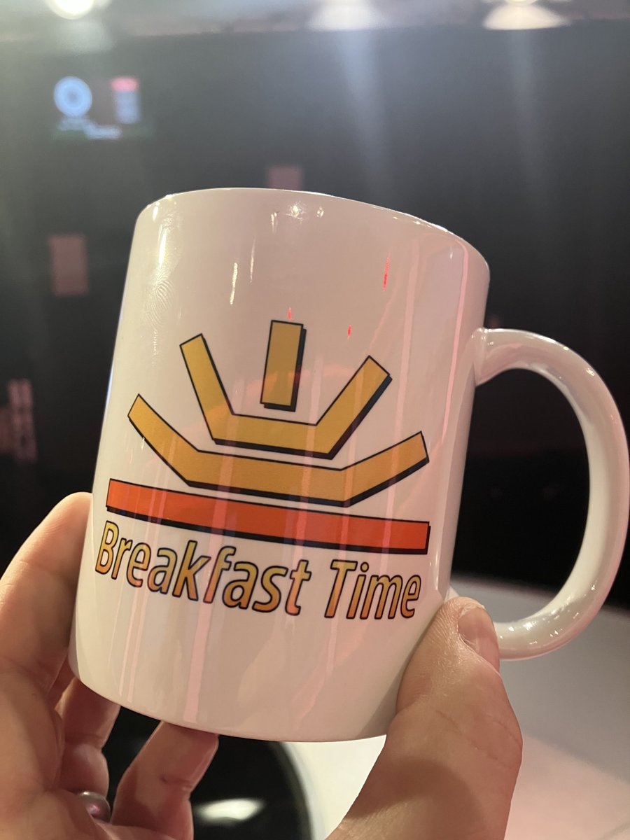 jonkay01's tweet photo. Cheers! Happy 40th Birthday #BBCBreakfast #BBCBreakfastTime ☕️☕️☕️ https://t.co/wtQ3qwqniz