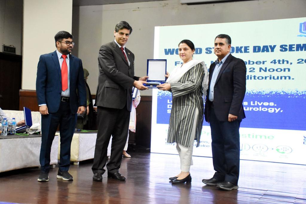 ShalamarSIHS's tweet image. A Memorandum of Understanding was signed between Shalamar Institute of Health Sciences (SIHS) and Services Institute of Medical Sciences (SIMS). 

#StrokeAwarness #StrokeManagement #HealthCare #SIHS #SIMS