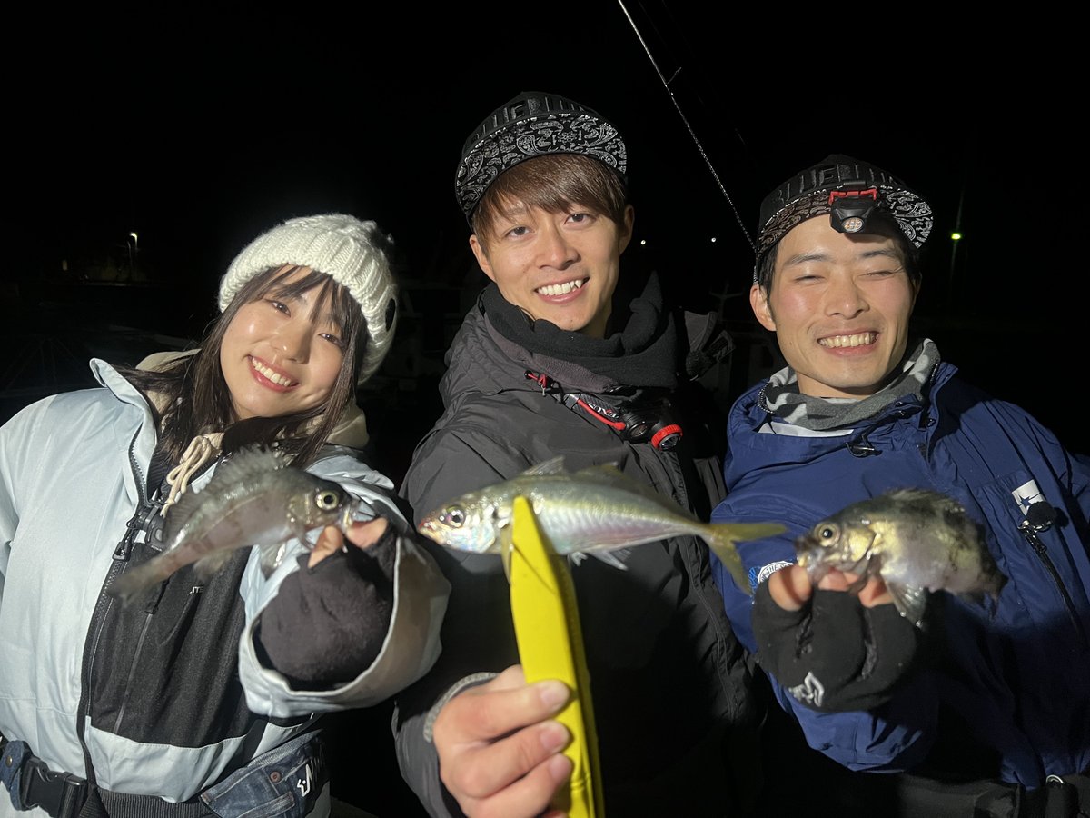 aji_geji's tweet photo. 【拡散希望⁉️】
第7回 #海と青の物語 〜冬の瀬戸内メバリング〜
明日から放映です🙇‍♂️

でこっぱちコミュ障プロアングラーの私がこの面々と並んでいいのか未だに疑問でしかない（）

放送予定はコチラから→https://t.co/6pMfTO13B6 
#釣りビジョン 
#bluebluefishing 
#メバリング #瀬戸内海 https://t.co/fKBbrellp4