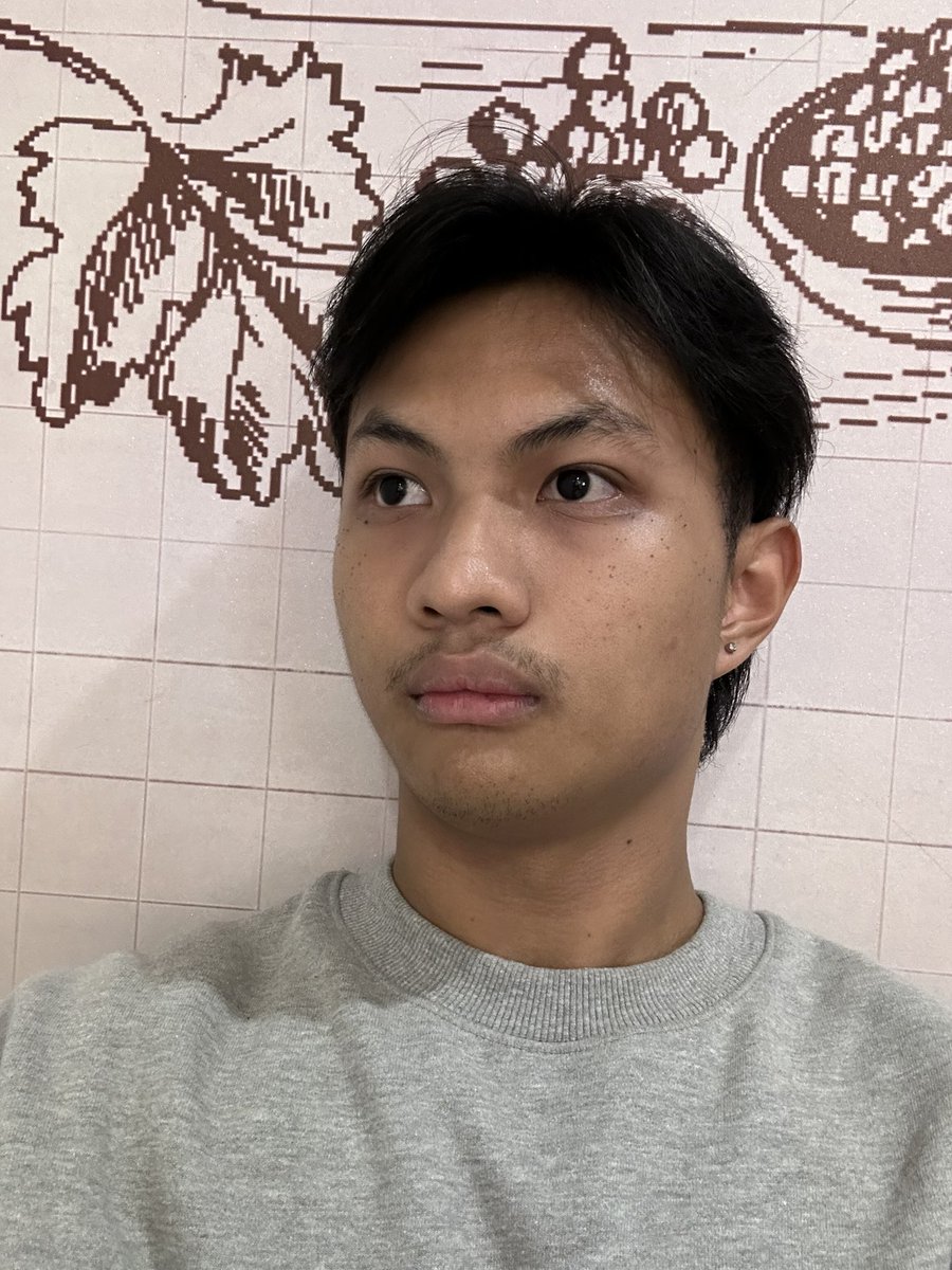 ariiswr's tweet photo. I went to a chinese restaurant named malatang to get some food. I was waiting while standing up and then the lady in the yellow looked at me, smile and said please have a seat IN CHINESE. Dudeee she thought I’m Chinese!!! Idk if that’s a good or bad thing but dudeee ni hao ni hao https://t.co/tpeFgdmg4D