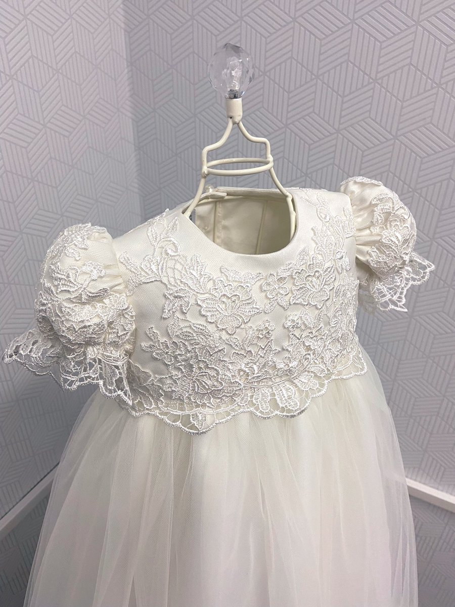 ChristeningGen's tweet photo. A little close up of these beautiful babies #christening gowns designed and created from their  Mum’s #weddingdress and veil 💛 #christeninggenerations #curatorofmemories #familyheirloom #baptism #babynaming #sustainable #madeincarlow https://t.co/TB00y9flEN