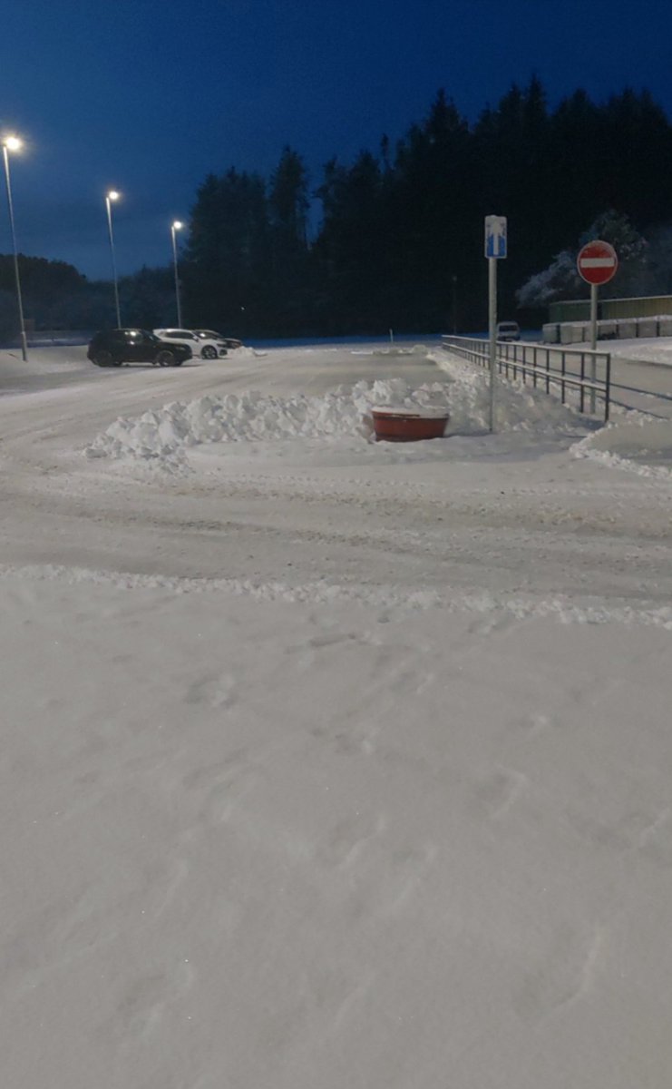 DonNCA's tweet image. Snowy #Mintlaw #ABERDEENSHIRE out for a walk this morning and the bins are really happy with the snowfall last night. #snowday