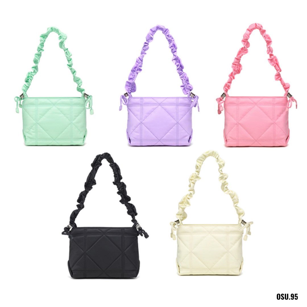 Osu_95_preorder's tweet photo. 💥Carlyn Reeve Mini 💥 

กระเป๋า Carlyn อีกหนึ่งรุ่นที่สวยไม่แพ้รุ่น Soft bag เลย น้องปรับสายได้ สายโบว์น่ารักมากๆ 

🏷 3590 ฿ 

ข��าด 25x18x12 cm 

✈️ ส่งแอร์ 7-10 วัน หลังออกจากเกาหลี ปิดตู้ทุกวันพฤหัส บินวันอาทิตย์ ปกติเว็บส่ง 3-5 วัน 

📲 ไลน์ : @178bggyk 

#พรีออเดอร์เกาหลี https://t.co/uIzrar5m6o