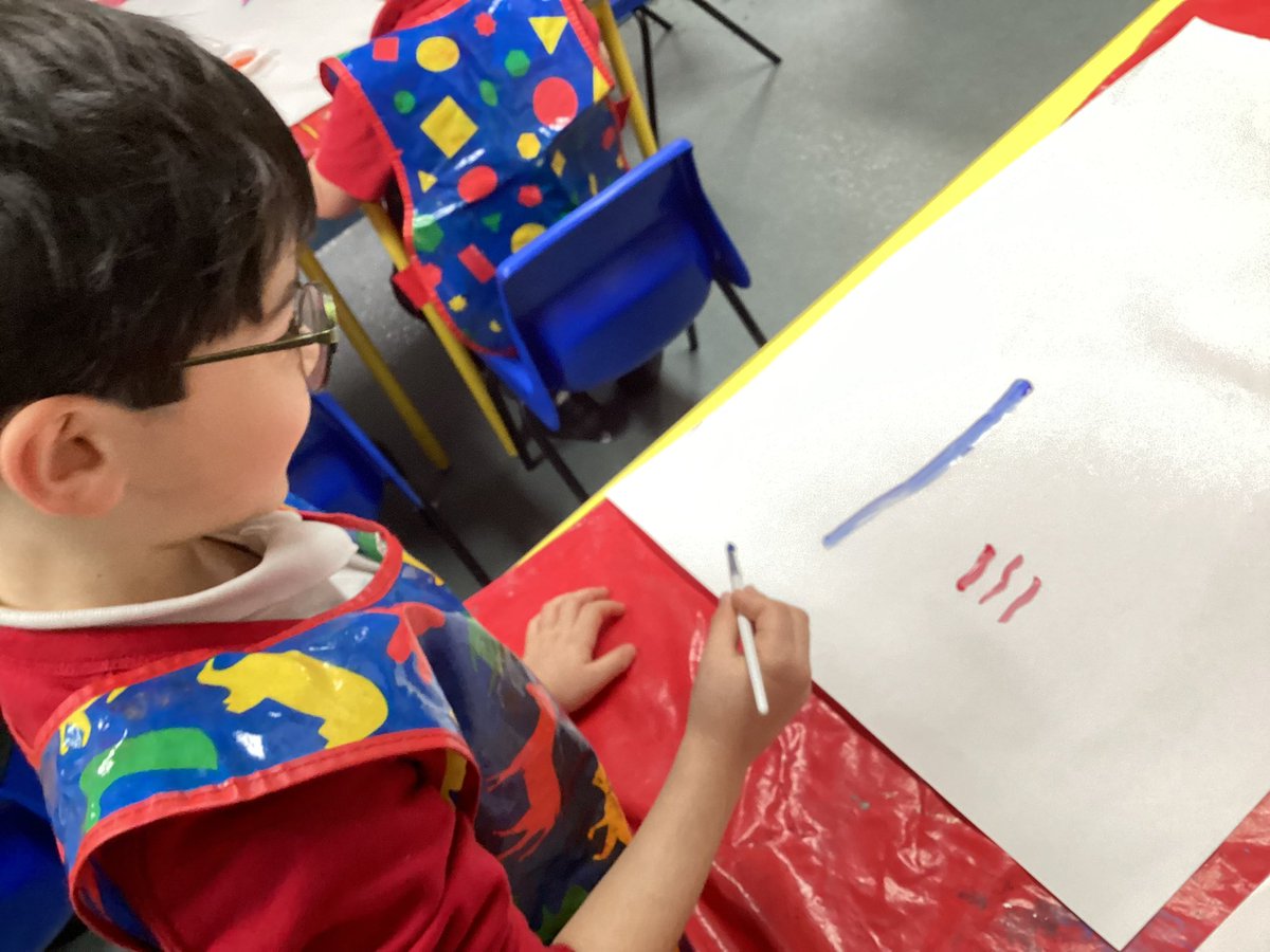 badgers_Y1Y2Stl's tweet image. Butterflies have been exploring different brush strokes by applying different amounts of pressure. Smooth, sweeping, thin and wide strokes are just some of the techniques they have been practising. @stlaws_school #stlart