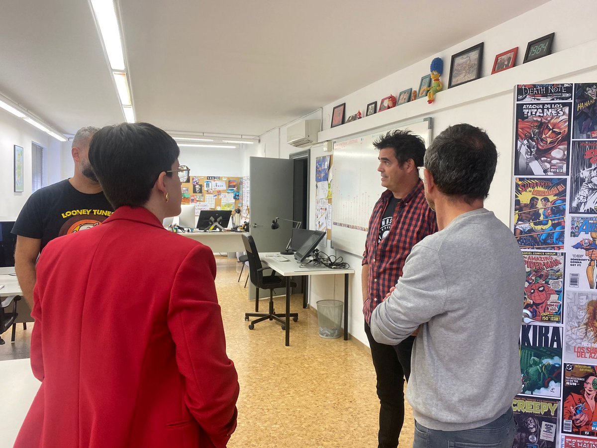 OnaVias's tweet photo. La indústria audiovisual és un dels grans potencials que tenim. Acompanyant-la, farem de #Terrassa la capital del talent, la creativitat i la cultura audiovisual.

@INSOMNEstudi fan animació des del bell mig de la ciutat i treballen a nivell internacional!

#LaTerrassaqueAvança https://t.co/vI7Pk8hhKo