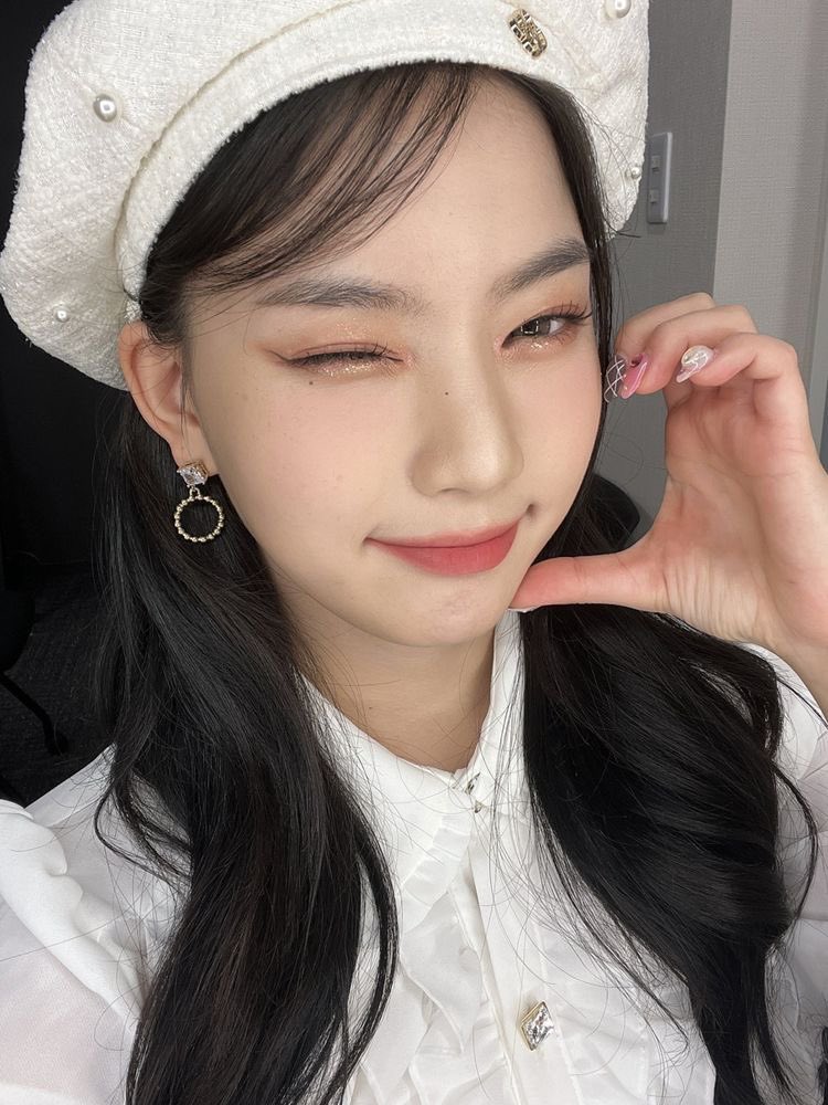 #rt #follow
아이사! 채영이의 생일을 기념해 🎉🎉
한 분께 덕자 1.23 드려요!
당발은 채영이 생일인 1월 23일에 하겠습니다!!