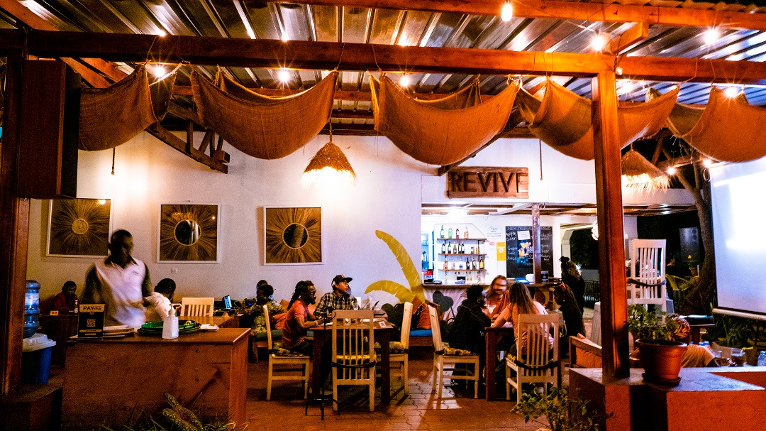 RevivebyArk's tweet image. Stuck for something to do on a Thursday night? 
Book your table via 0750431689 and be sure to let us know you are QUIZZERS! 

#quiznights #thursday #plot #revivebyark #prizes #dailywinners