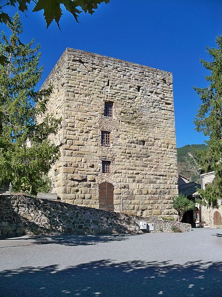 MonumentumFr's tweet photo. Donjon à #Rosans (#HautesAlpes) Donjon : inscription par arrêté du 3 juin 1932.
Suite 👉 https://t.co/ZX75LpqQVu
#Patrimoine #MonumentHistorique https://t.co/DTDGL3pOZm