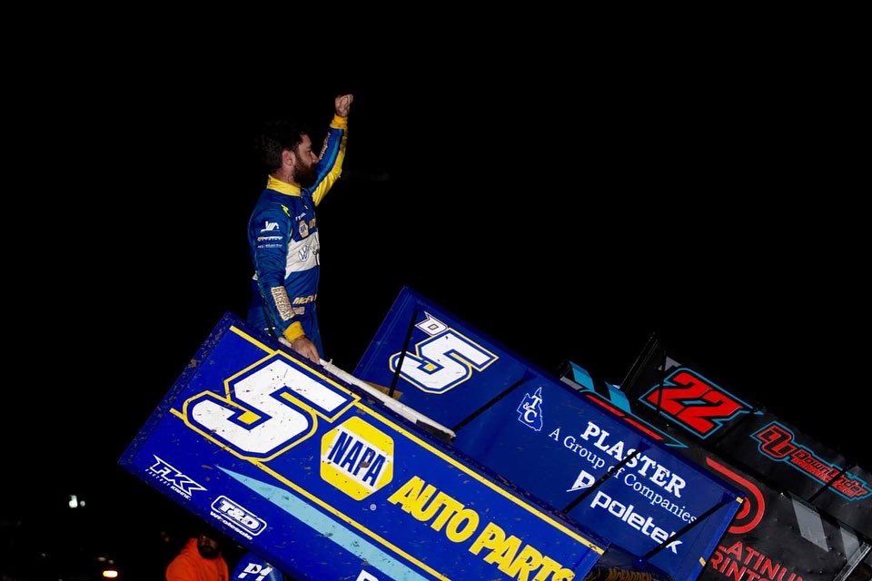 Latest ep of #rustysgarage dropped today. Huge thanks <a href="/JamesMcFadden25/">James McFadden</a>, the chat between us seemed so easy. Bloody chuffed to learn he’s a loyal listener too! Available now @listnrau or wherever you get your pods.

Pic c/- <a href="/twhodges96/">TW Hodges</a>

#podcast #motorsport #speedway #sprintcar