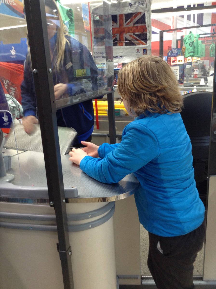 ParkViewPV's tweet photo. The children from the Rainbow Room 🌈 went shopping to look at the price of different items and took turns using money to pay for them and see how much change they got 🛒💷. #PVMaths #PracticalMaths https://t.co/4JaYmOqoT0