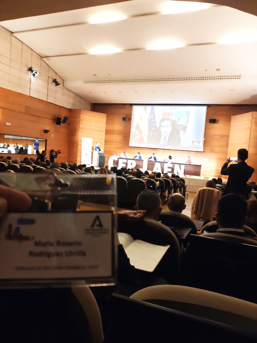 routrilla's tweet photo. El grupo motor #PdIE arranca la #jornada #JAEN con ilusión con @CEPJAEN1 #Erasmus+And @speiandalucia dando impulso a la #internacionalizacion @vegadeatarfe https://t.co/8xYTtD5CDr