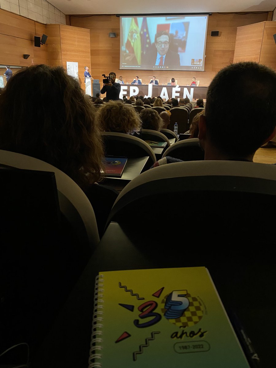 mgmmaths's tweet photo. Nuestro @IesTrassierra participa en las I jornadas difusión #Erasmus+And en Jaén @CEPJAEN un día completo con interesantes propuestas y experiencias #erasmusPlus35años @sepiegob Comenzamos https://t.co/NGR0LaAmcB