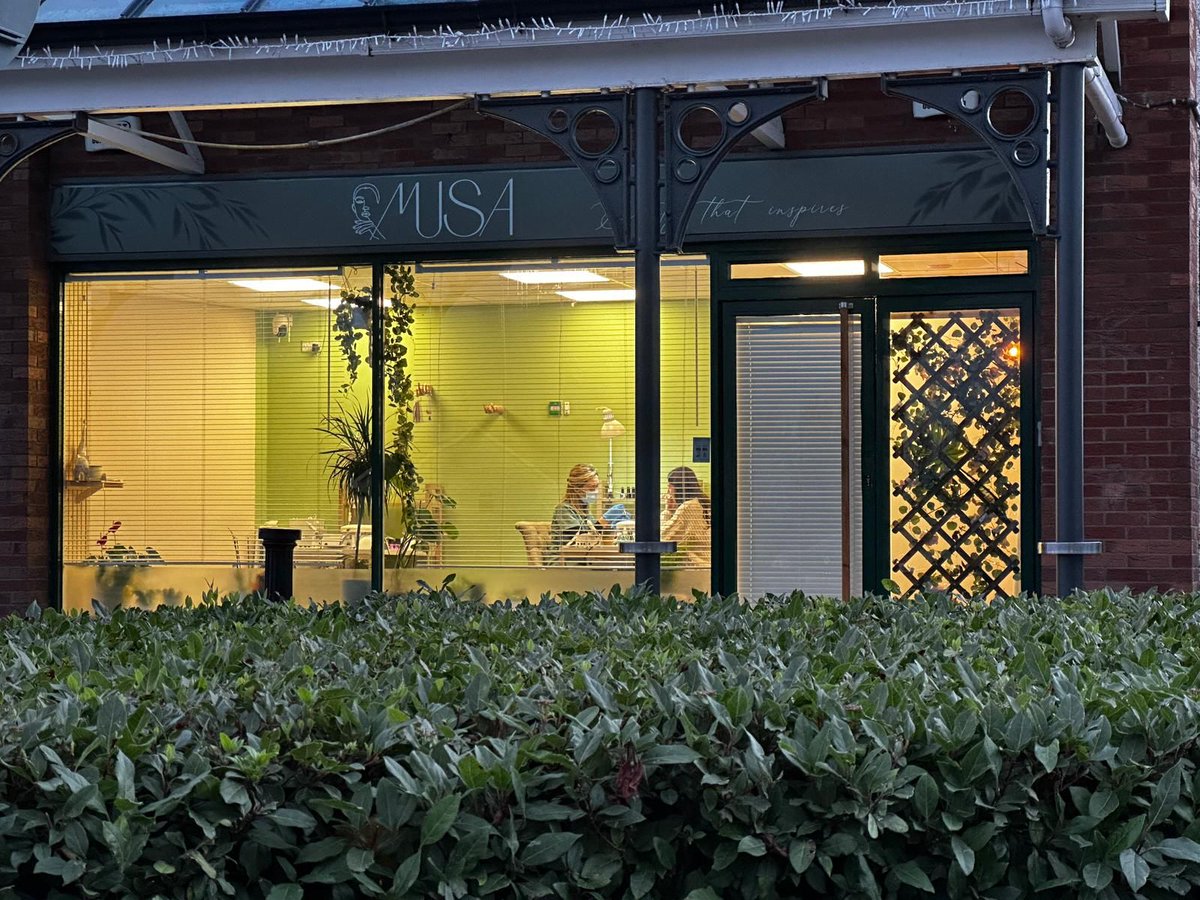 LucanSC's tweet image. #jobfairy Come work at Lucan Shopping Centre! Musa Beauty are currently seeking a Beauty Therapist to join their team. Candidates should have a minimum of two years salon experience. 
For applications email your CV to the team at musa.beauty.md@gmail.com