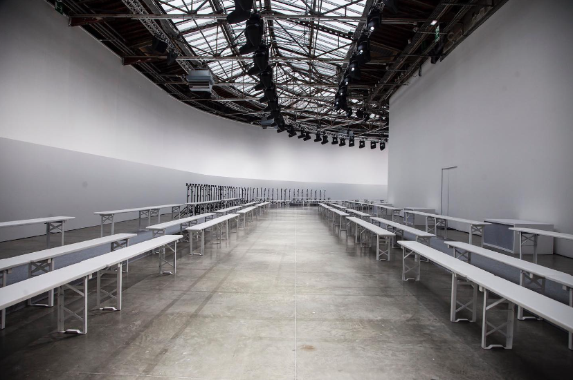 CES_AS's tweet photo. Depuis de nombreuses années, CES est présent pour les défilés à l'occasion de la Paris Fashion Week. Gradins, praticables, bancs de kermesse, tour de projection…
 #paris #scaffolders #scaffolding #scaffoldingservices #praticables #echafaudage #fashionweek  #fashionweekparis https://t.co/iUob2C6I2H