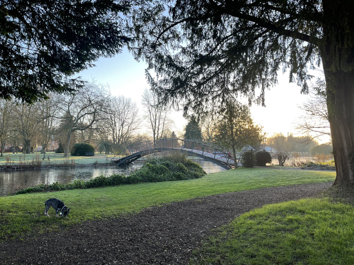 Open Gardens starting this Saturday!

Everyday till Sun, 2nd April, 10am-4pm everyday, cash only. Last entry 3pm.

Entry £7 adult, £3 children aged 5-16yrs . Dogs welcome on leads. 

For more information head over to chippenhamparkgardens.info