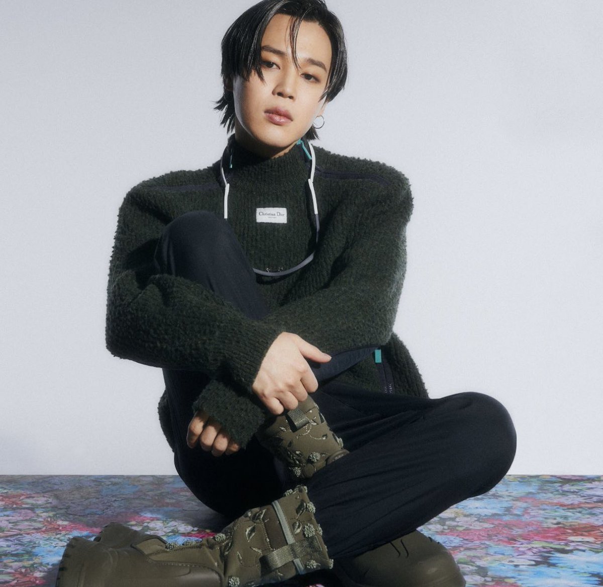 btsinthemoment's tweet photo. [j.m] instagram post 

🐥 so thrilled to start a journey with @/dior ! 
its an honour to be dior's global ambassador ! 
please look forward to <me> a lot 
#JIMIN #BTS https://t.co/8wZ3DV7HMq