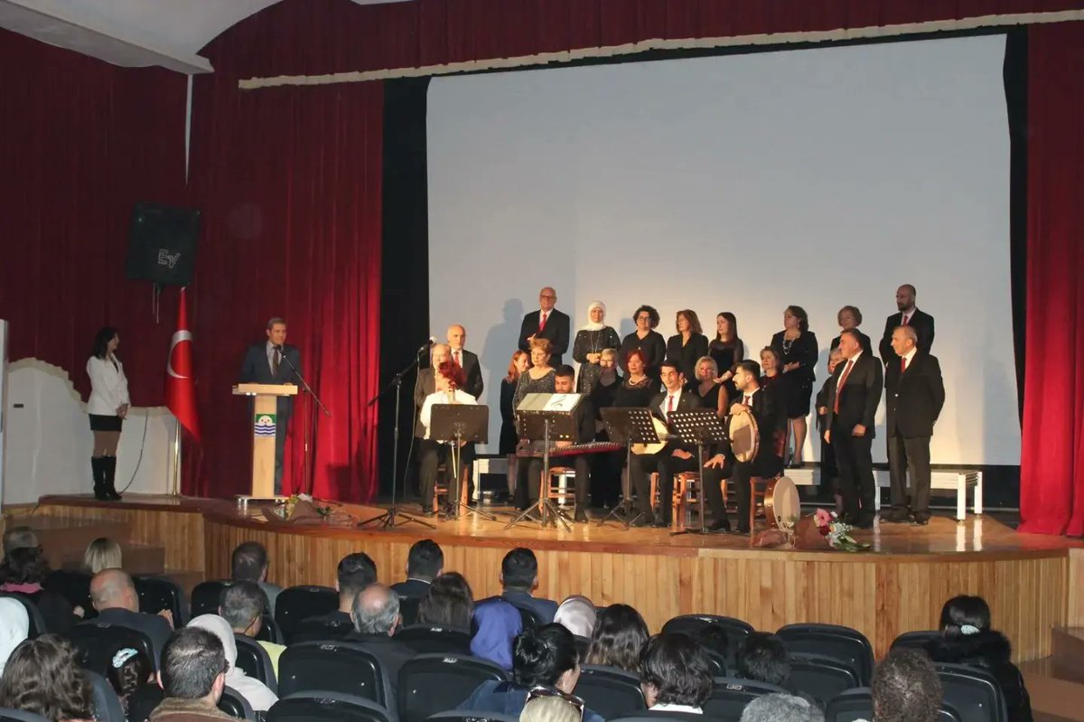 focahem's tweet photo. TÜRK MÜZİĞİ KOROMUZDAN MUHTEŞEM KONSER

"Şarkılar Bizi Söyler, Biz De Şarkı Söyleriz" projesi kapsamında oluşturulan Türk Müziği Koromuzun konseri 16 Ocak 2023 tarihinde Foça Belediyesi Reha Midilli Kültür Merkezinde gerçekleştirildi.

https://t.co/5deMABE1V4 https://t.co/4btngsCbKN