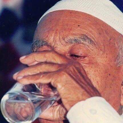 سائين جي.ايم سيد پاڪستان ٺهڻ کان پوءِ ايترو تہ عرصو اسيريءَ ۾ گذاريو، جو ٻئي ڪنهن بہ اڳواڻ ڪونہ گذاريو. پر، سنڌ جي نئين نسل ۾ قوميت جو اهڙو ٻج پوکي ويو، جنهن کي هاڻي ڦٽڻ ۽ گونچ ۽ گل ڪڍي ٻوٽن ۽ سائي دار وڻن ٿيڻ کان روڪڻ مشڪل نظر اچي ٿو…

#HBDSainGMSyed🖤