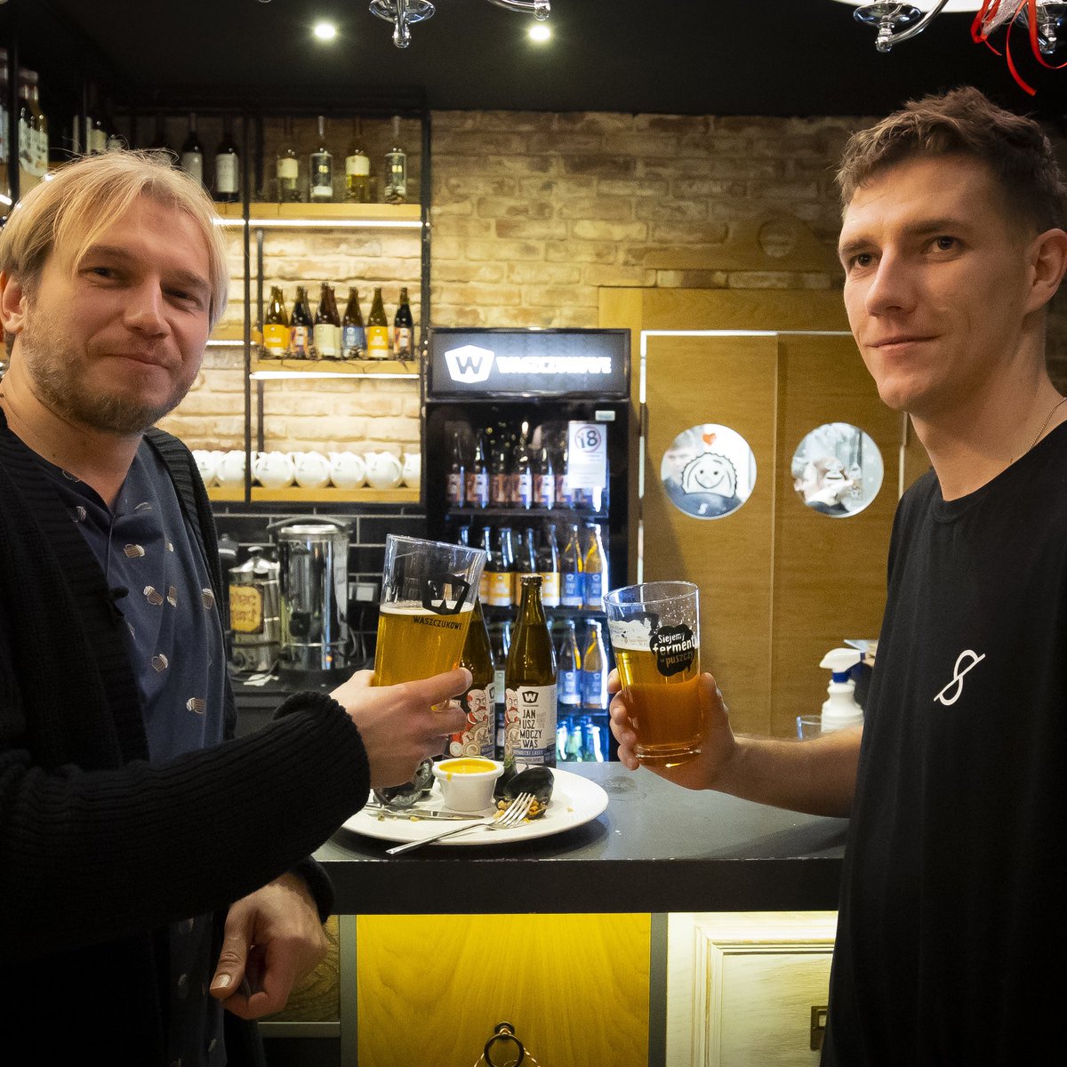 BrowarW's tweet photo. Zaglądajcie na naszego Facebooka i Instagram, gdzie mamy nową serię filmików #beerparing z Browarem Waszczukowe. 😁 https://t.co/EmwzuxDqpT