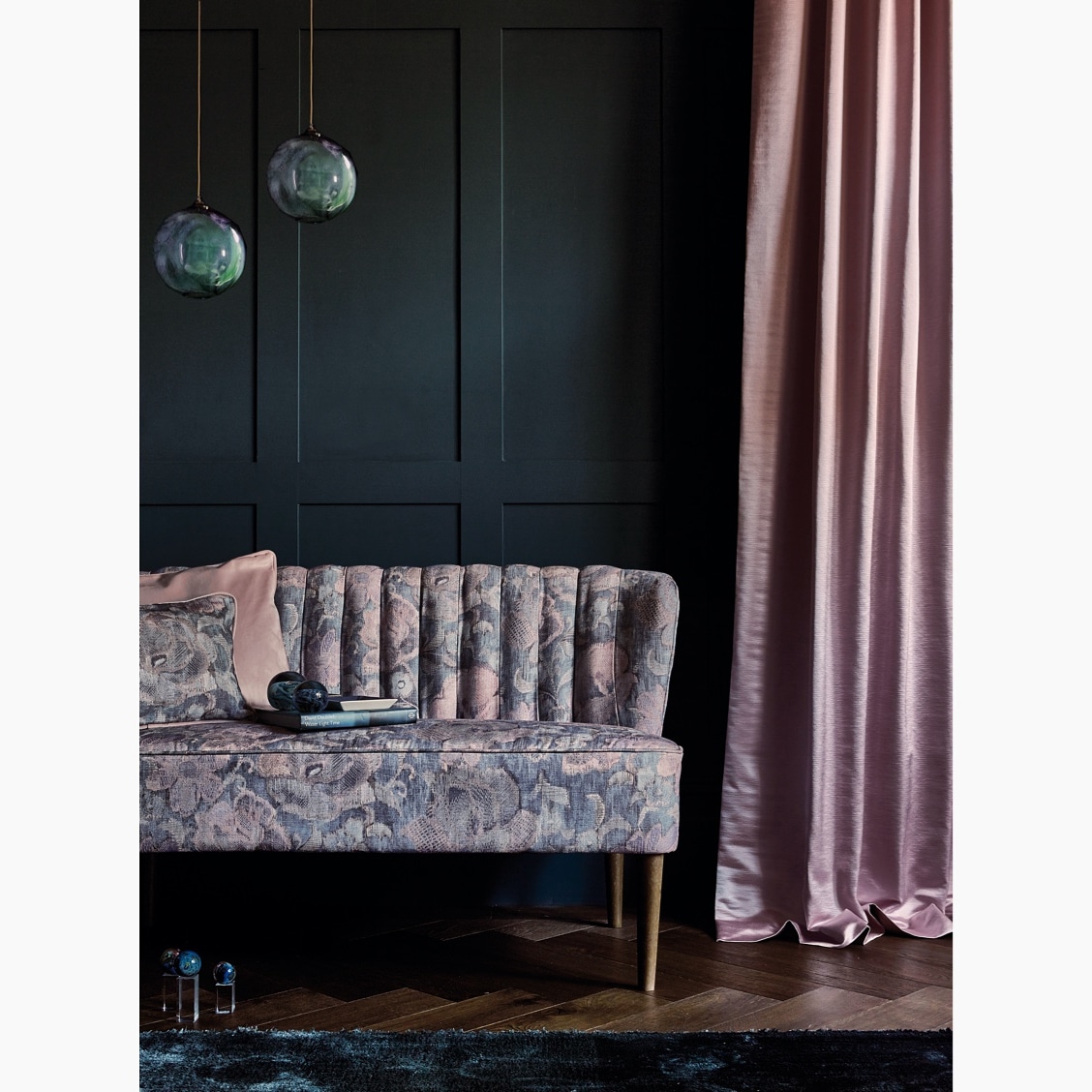 ZenteriorD's tweet photo. I love moody tones! Doesn't the dark paint help those colours pop? 

#interiordesignercornwall https://t.co/S8BtnCYJPT